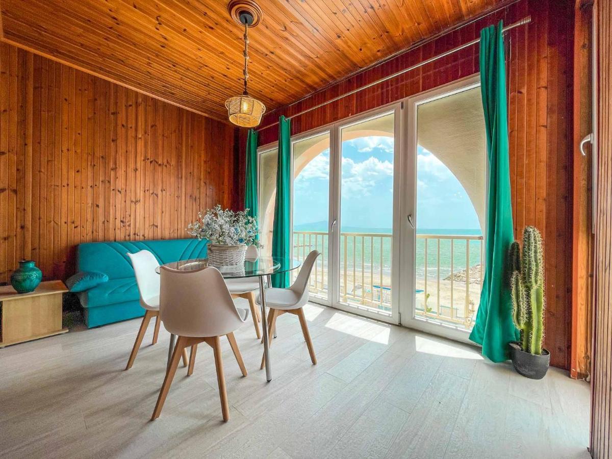 Athena Sea Front Apartment, Parking & Pool Lago Patria Zewnętrze zdjęcie