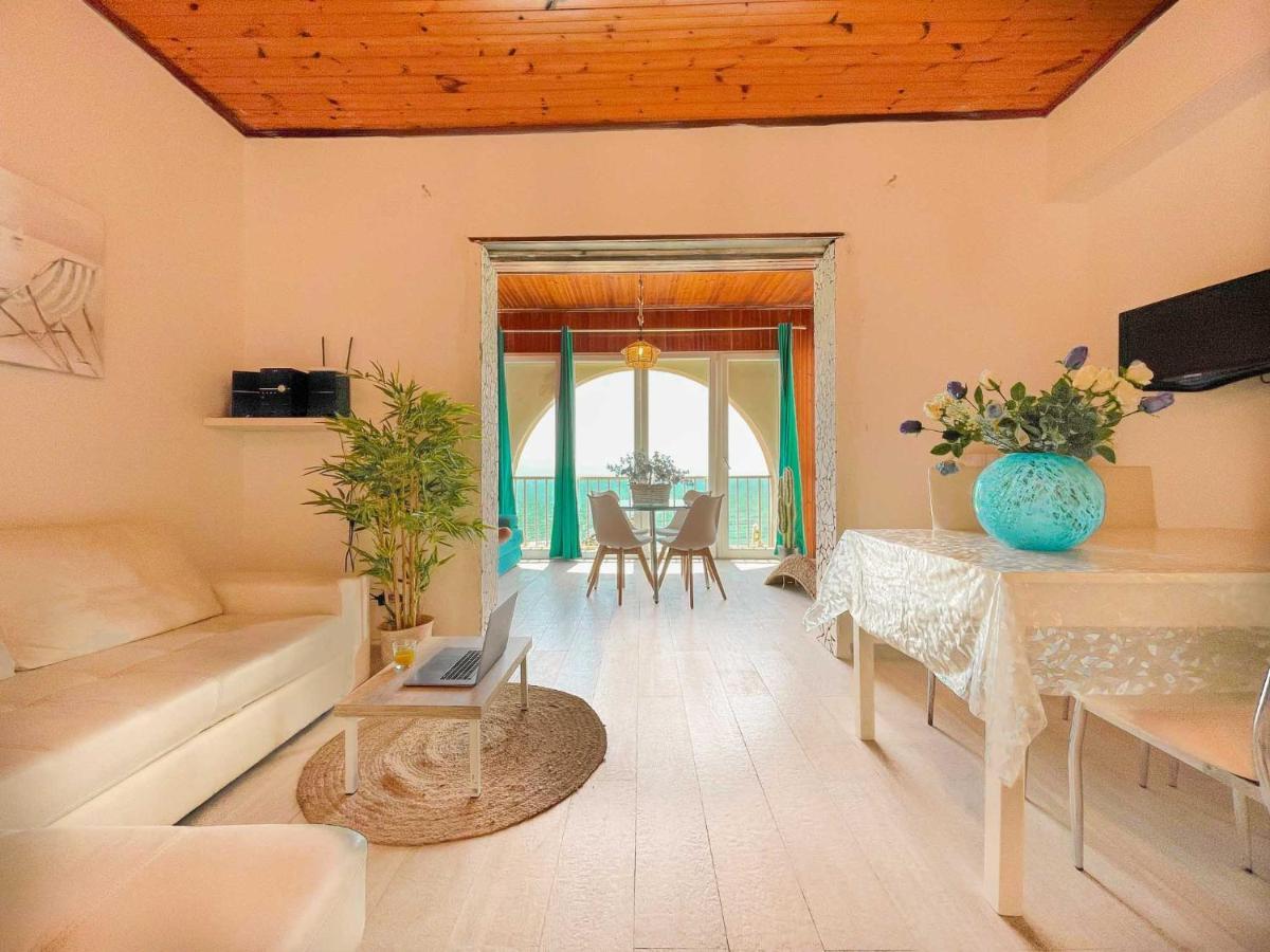 Athena Sea Front Apartment, Parking & Pool Lago Patria Zewnętrze zdjęcie
