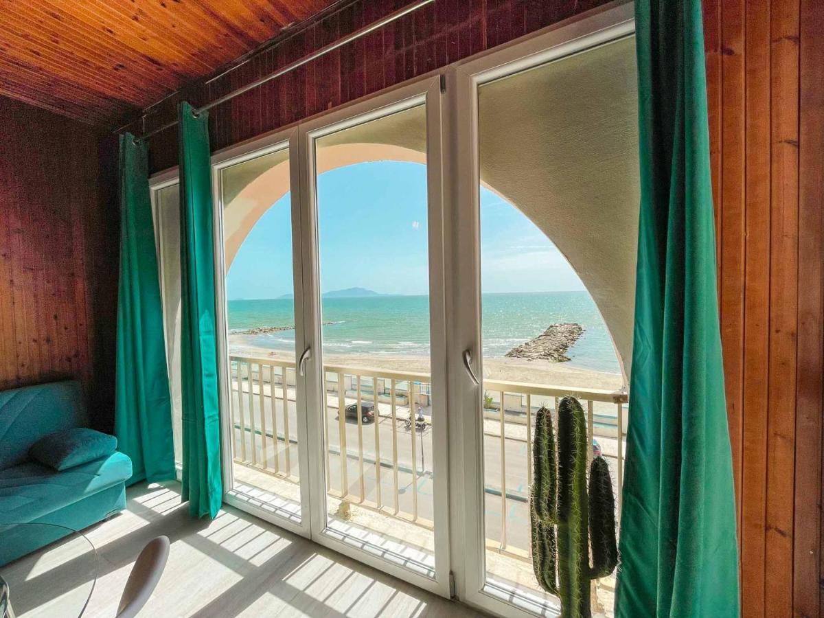Athena Sea Front Apartment, Parking & Pool Lago Patria Zewnętrze zdjęcie