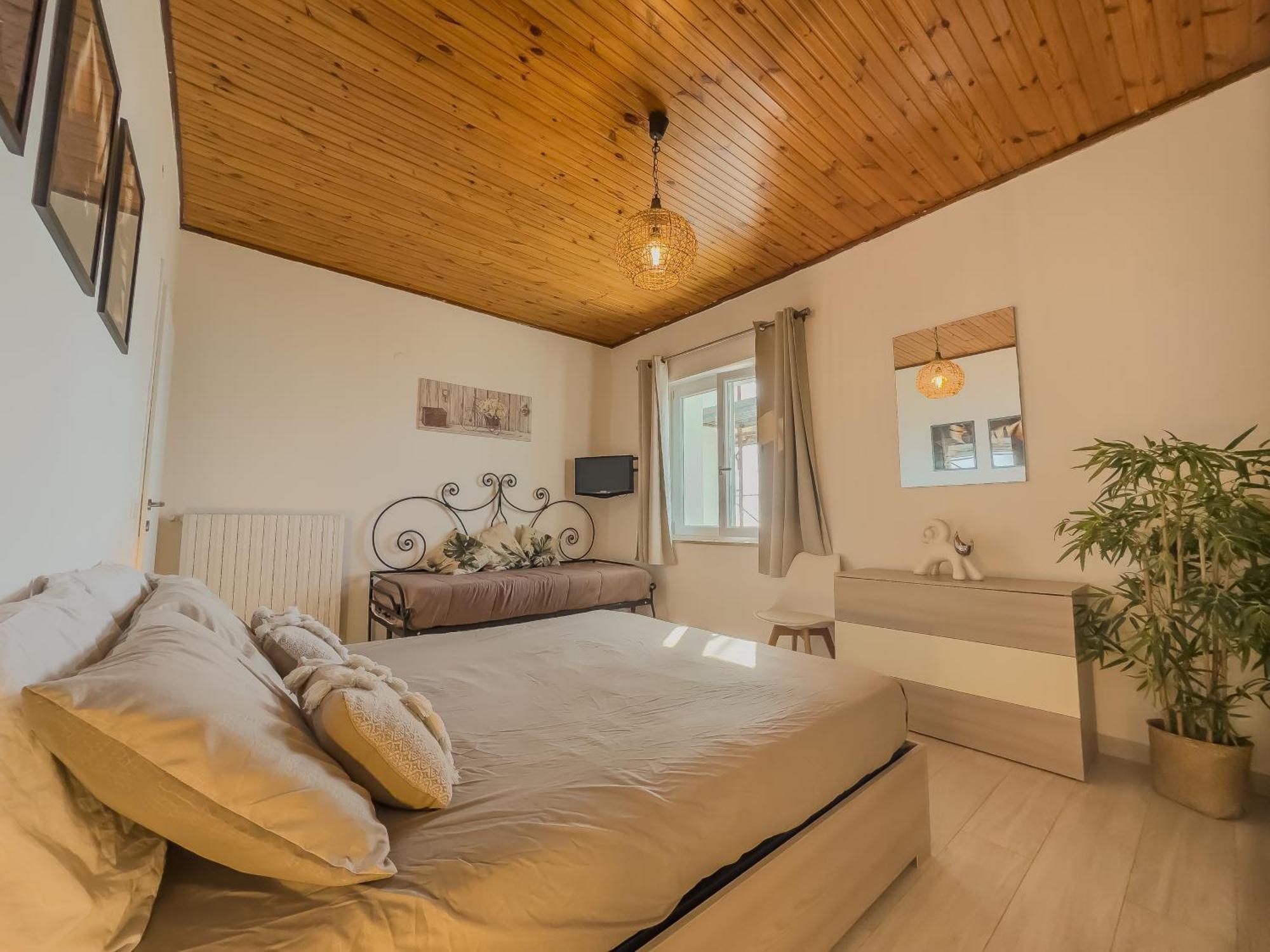 Athena Sea Front Apartment, Parking & Pool Lago Patria Zewnętrze zdjęcie